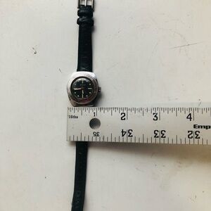 Elegant Silver and Black Women's Ring